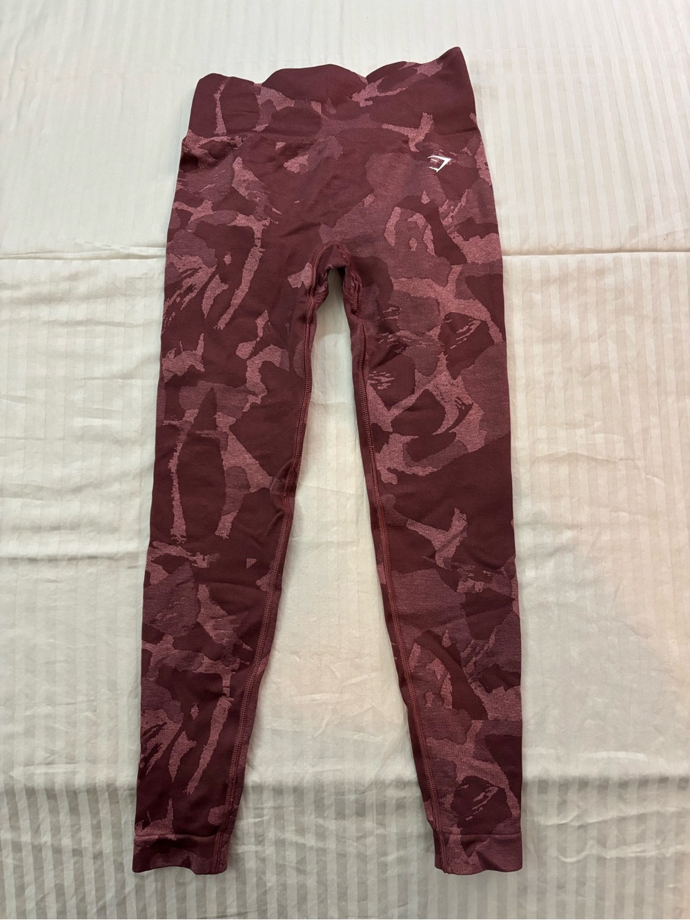 Gymshark Women Adapt Camo Leggings Burgundy Red Seamless High Rise Small